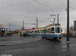 VBZ Nr. 2035+2033 (Be 4/6 Tram 2000) wendet am 11.12.10 durch die Glattalfestivitten beim Bhf. Stettbach