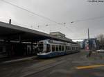 VBZ Nr. 3020 (Be 5/6 ''Cobra) am 11.12.2010 beim Bhf. Glattbrugg. Fr die Erffnung der 3. Etappe der Glattalbahn fuhr die neue lInie 12 im 5 Minuten Takt. Da dadurch zuwenig Cobras im Albino-Anstrich vorhanden waren, kamen wieder einmal blau-weisse VBZ-Cobras zum Flughafen.