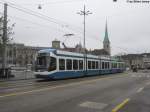 VBZ Nr. 3003 (Be 5/6 ''Cobra'' am 21.4.2013 beim Bellevue. Diese Cobra wurde anfnglich als Prototyp im Jahre 2001 nach Zrich gelifert. Nachdem alle 6 Prototypen (3001-3006) erhebliche Konstruktionsmngel aufwiesen, wurden diese zwischen 2006 und 2008 umfassend umgebaut und den Serienfahrzeugen angepasst.