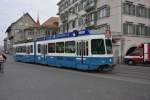 Diese Straßenbahn   Tram 2000 / 2051  fährt am 14.10.2015 auf der Linie 15.