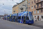 Be 6/8 Flexity 5040  Federer Express , auf der Linie 6, bedient die Haltestelle Morgartenring. Die Aufnahme stammt vom 23.11.2021.