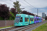 Be 6/8 Flexity 5009 mit der Yallo Werbung, auf der Linie 14, fährt zur Haltestelle Kästeli.