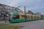 Der Be 4/6 Flexity 6016 ist der einzige kleine Flexity mit einer Weihnachtsdekoration, auf der Linie 16, wartet am 02.12.2022 an der Endstation auf dem Bruderholz.