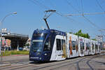 Be 6/8 Flexity 5028 mit der Werbung für die Basler Museen, auf der wegen einer Grossbaustelle zwischen Hardstrasse und Pratteln umgeleiteten Linie 14, fährt am 26.05.2023 bei der Endstation