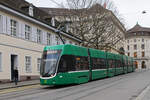 Be 6/8 Flexity 5036, auf der Linie 3, fährt am 24.01.2024 den Steinenberg hinunter zur Haltestelle Barfüsserplatz.