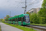 Be 6/8 Flexity 5013, auf der Linie 14, fährt am 26.04.2024 zur Haltestelle Lachmatt.