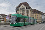 Be 6/8 Flexity 5021, auf der Linie 14, überquert am 27.05.2024 die Mittlere Rheinbrücke.