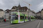 Be 6/8 Flexity 5012 mit der U-Abo Werbung, auf der Linie 14, überquert am 27.05.2024 die Mittlere Rheinbrücke.