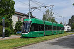 Be 4/6 Flexity 6010, auf der Linie 16, fährt am 04.05.2024 bei der Haltestelle Hauensteinstrasse ein.