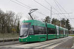 Be 6/8 Flexity 5036, auf der Linie 14, fährt am 10.03.2025 zur Haltestelle Freidorf.