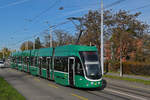Be 6/8 Flexity 5032, auf der Linie 3, fährt am 05.11.2025 zur Haltestelle Waldighoferstrasse. Aufnahme Basel.