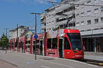 Be 6/8 Flexity 5022 mit der Werbung für Hilti Art Foundation in Vaduz, auf der Linie 14, wartet am 21.06.2025 an der Endstation in Pratteln.