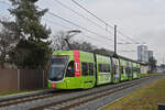 Be 6/8 Flexity 5001 mit der U-Abo Werbung, auf der Linie 14, fährt am 22.12.2025 zur Haltestelle Kästeli. Aufnahme Pratteln.