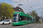 Be 6/8 Flexity 5037, auf der wegen einer Baustelle umgeleiteten Linie 3, fährt am 23.03.2026 zur Haltestelle am Bahnhof SBB.