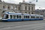 VBZ Cobra Tram Be 5/6 3083 am 4.4.23 vor dem Hauptbahnhof in Zürich.