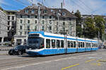 Be 5/6 Cobra 3004, auf der Linie 3, überquert am 22.08.2024 die Bahnhofbrücke in Zürich.