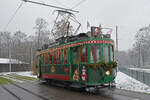 In der Weihnachtszeit fährt auch das Weihnachtstram mit Kindern durch die Stadt. Am Fahrschalter steht der Nikolaus persönlich. Am 10.12.2022 wartet das Tram in der Schlaufe beim Eglisee.