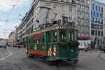Ce 2/2 190 im Einsatz als Weihnachts Tram. Hier verlässt der Wagen am 27.11.2025 die Haltestelle Claraplatz. Aufnahme Basel.