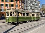 Bernmobil Historique Vierachs-Tram Ce 4/4 145 mit Anhänger C4 311 am 24.10.21 beim Eigerplatz Bern.