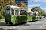 Nachschuss aufs Standarttram Be 4/4 107 mit dem B 337 von BERNMOBIL Historique am 28.10.23 als Shuttle zum Depot Bolligenstrasse.