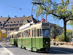 Bernmobil Historique Standardtram Be 4/4 621 mit Anhänger B 337 am 24.10.21 kurz vor dem Viktoriaplatz in Bern.