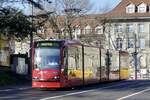 Siemens Combino 757 von BERNMOBIL am 26.2.22 in der Kornhausstrasse in Bern.