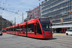 Be 6/8 Combino 668, auf der Linie 9, fährt zur Haltestelle beim Bahnhof Bern.