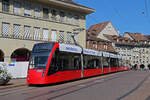 Be 6/8 Combino 655, auf der Linie 8, bedient am 18.08.2025 die Haltestelle Zytglogge beim Casinoplatz. Aufnahme Bern.