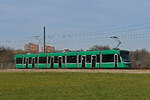 Be 6/8 Combino 316, auf der Linie 14, fährt am 18.12.2025 zur Haltestelle Lachmatt. Aufnahme Pratteln.