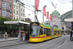 Be 6/10 Tango 156, auf der Linie 10, bedient die Haltestelle Bahnhof SBB.