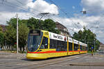 Be 6/10 Tango 178, auf der Linie 10, fährt zur Haltestelle Bahnhof SBB.