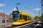 Be 6/10 Tango 182, auf der Linie 10, fährt Richtung Haltestelle Münchenstein Dorf.