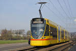 Be 6/10 Tango 152, auf der Linie 10, fährt zur Haltestelle Ettingen.