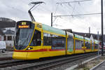 Be 6/10 Tango 156, auf der Linie 10, fährt zur Haltestelle Ettingen.