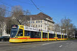 Be 6/10 Tango 173, auf der Linie 11, fährt zur Haltestelle am Bahnhof SBB.