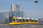 Be 6/10 Tango 167, auf der Linie 10, überquert die Münchensteinerbrücke.