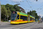 Be 6/10 Tango 156, auf der Linie 11, fährt zur Haltestelle am Bahnhof SBB.