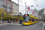 Be 6/10 Tango 155, auf der Linie 11, bedient die Haltestelle Bahnhof SBB.