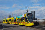 Be 6/10 Tango 180, auf der Linie 10, fährt Richtung Haltestelle M-Parc.