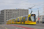 Be 6/10 Tango 171, auf der Linie 10, überquert die Münchensteinerbrücke.