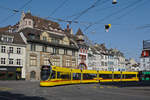 Be 6/10 Tango 179, auf der Linie 11, bedient die Haltestelle am Barfüsserplatz.