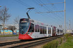 Be 6/10 Tango 187 mit der Werbung für den Wohnpark Binzen, auf der Linie 11, fährt zur Haltestelle M-Parc.