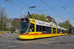 Be 6/10 Tango 171, auf der Linie 11, fährt zur Haltestelle am Bahnhof SBB.