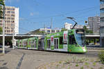 Be 6/10 Tango 162 mit der U-Abo Werbung, auf der Linie 10, fährt zur Haltestelle ZOO Basel.