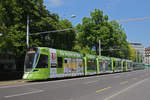 Be 6/10 Tango 162 mit der U-Abo Werbung, auf der Linie 10, fährt zur Haltestelle am Aeschenplatz.