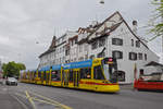 Be 6/10 Tango 189, auf der Linie 11, fährt zur Haltestelle an der Schifflände.