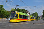 Be 6/10 Tango 164, auf der Linie 10, fährt zur Haltestelle am Bahnhof SBB.