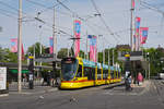 Be 6/10 Tango 175, auf der Linie 11, bedient die Haltestelle am Bahnhof SBB.
