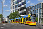 Be 6/10 Tango 189, auf der Linie 10, fährt bei der Haltestelle Bahnhof SBB ein.