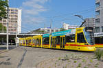 Be 6/10 Tango 180, auf der Linie 10, fährt zur Haltestelle ZOO Basel.